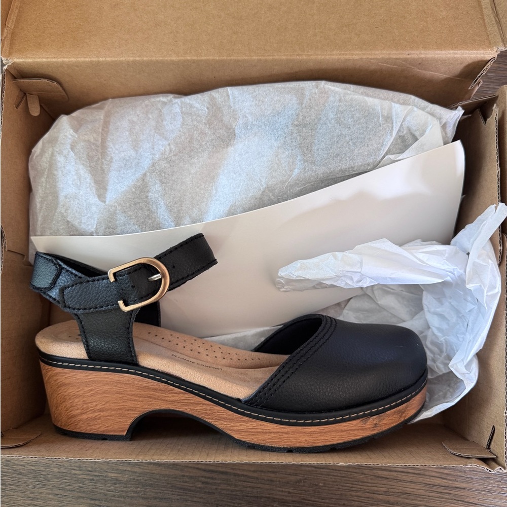Clarks Clogs
